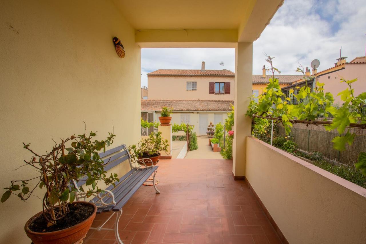 Location La Londe Apartment Bagian luar foto